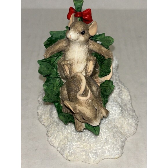 Charming Tails Silvestri Mice Sledding on a Leaf Figurine Dean Griff Rare Item - Picture 2 of 12